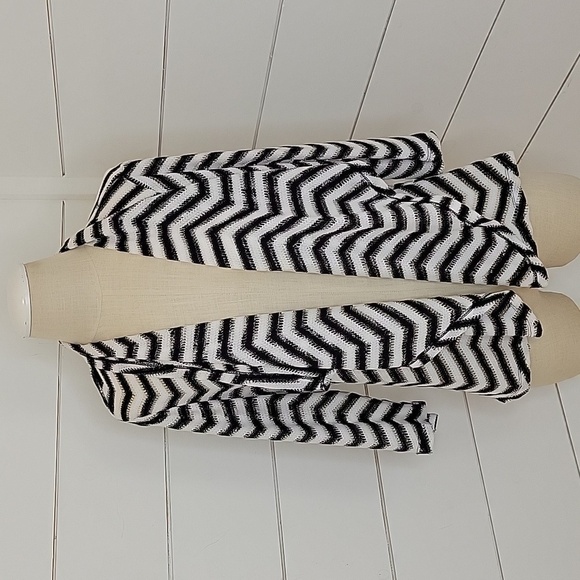 BON WORTH medium black white silver cardigan sweater light-weight - Picture 2 of 5